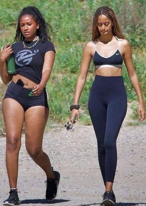 Malia and Sasha Obama party with rapper Drake