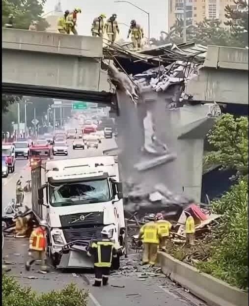 You Wont Believe What Happened on Knight Street Bridge This Morning!