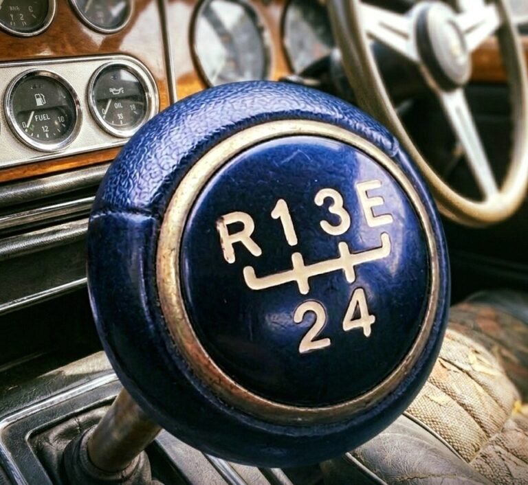 “Ever Wondered What the E on Old Car Gear Sticks Means? Here’s the Answer!”