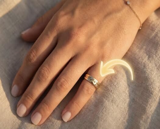 If You See a Woman Wearing a Wedding Ring On Her Pinky, Here’s What It Means
